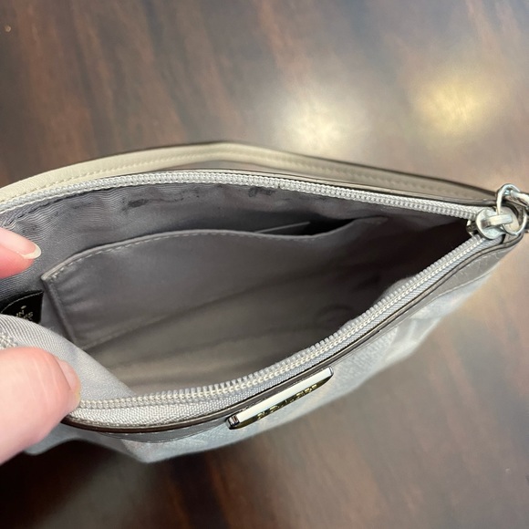 Coach wristlet - Picture 8 of 8